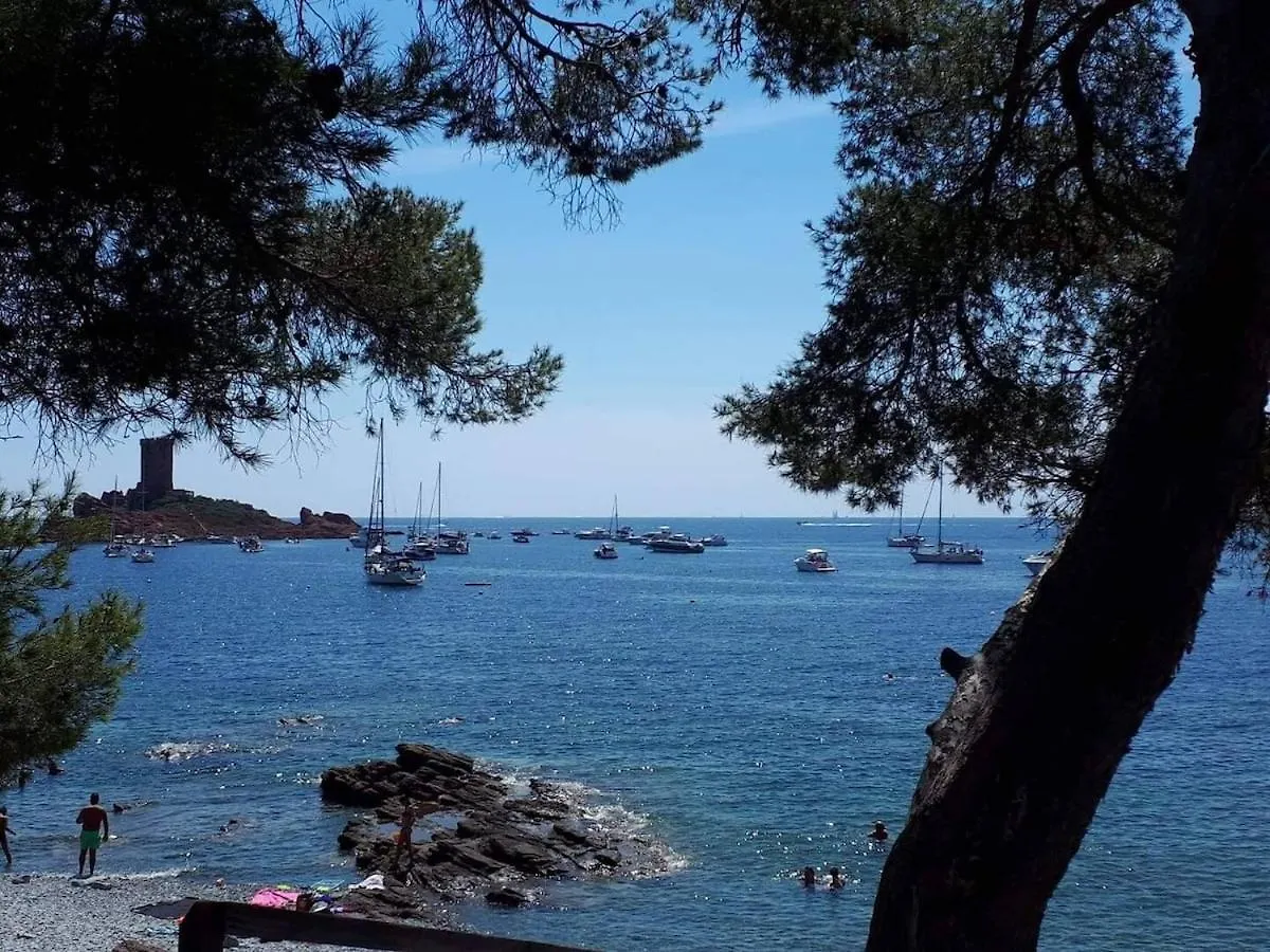 Un Coin De Paradis A Cap Esterel Saint-Raphael  0*, Saint-Raphael (Var) France
