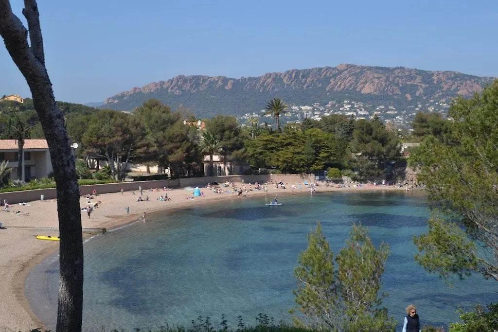 Un Coin De Paradis A Cap Esterel Saint-Raphael  0*, Saint-Raphael (Var)