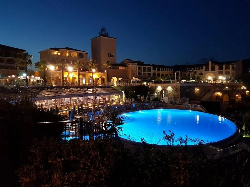 Apartment Un Coin De Paradis A Cap Esterel Saint-Raphael  France